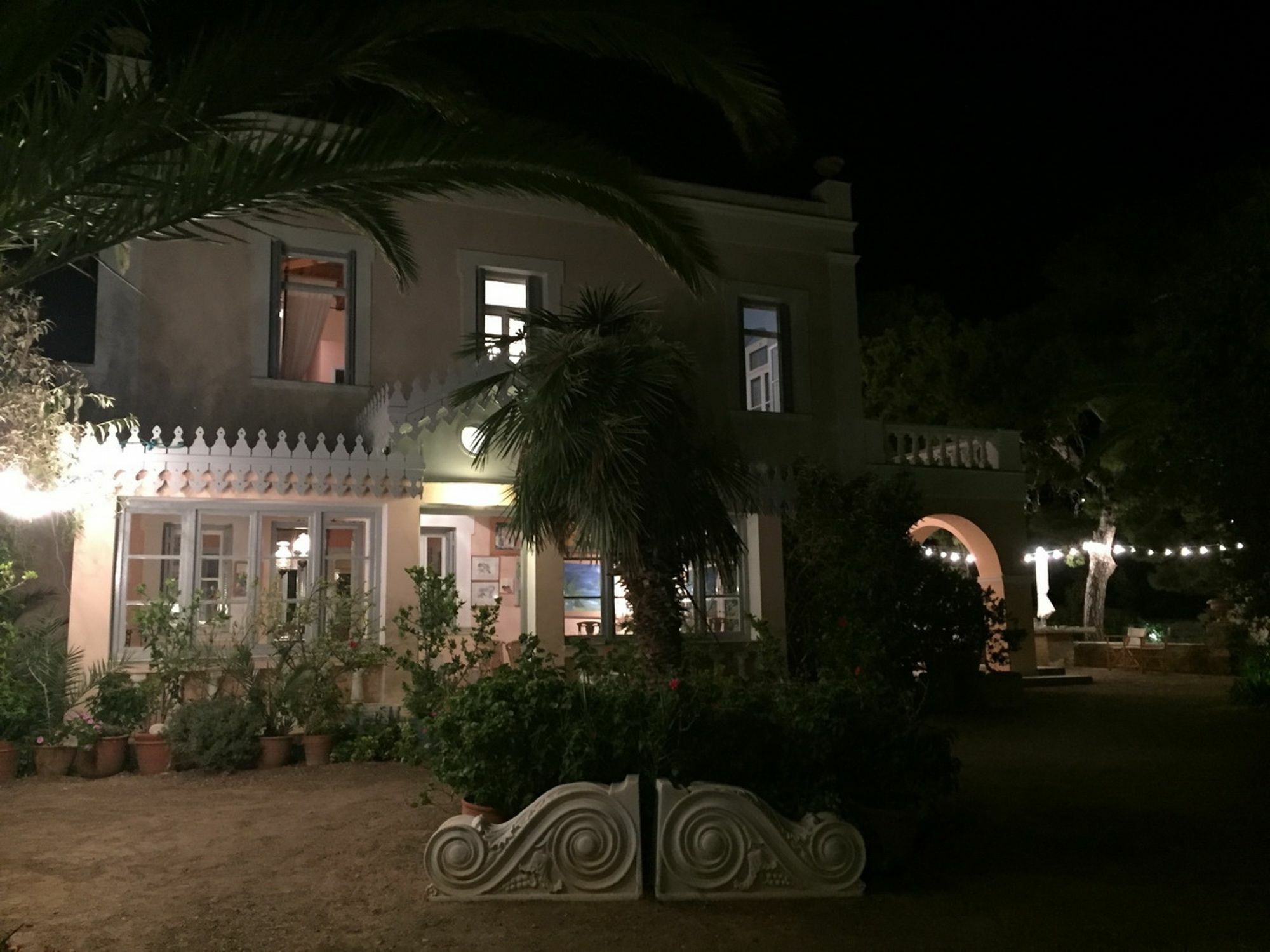 Aristocratic 19Th Century Neo Classical Mansion With Private Pool Finikas  Luaran gambar